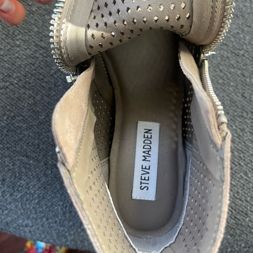 Steve Madden Wedge Ankle Boot /Sneaker NWOT Size 7 - Picture 5 of 5